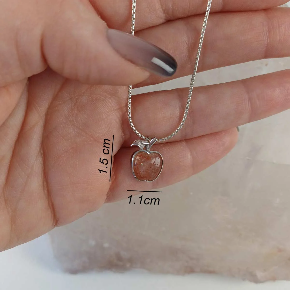 apple shaped pendant