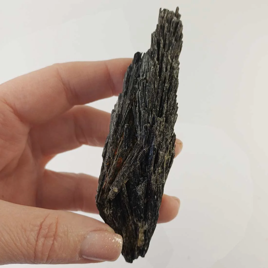 Black Kyanite Cluster - 45gr≈ - Image 3
